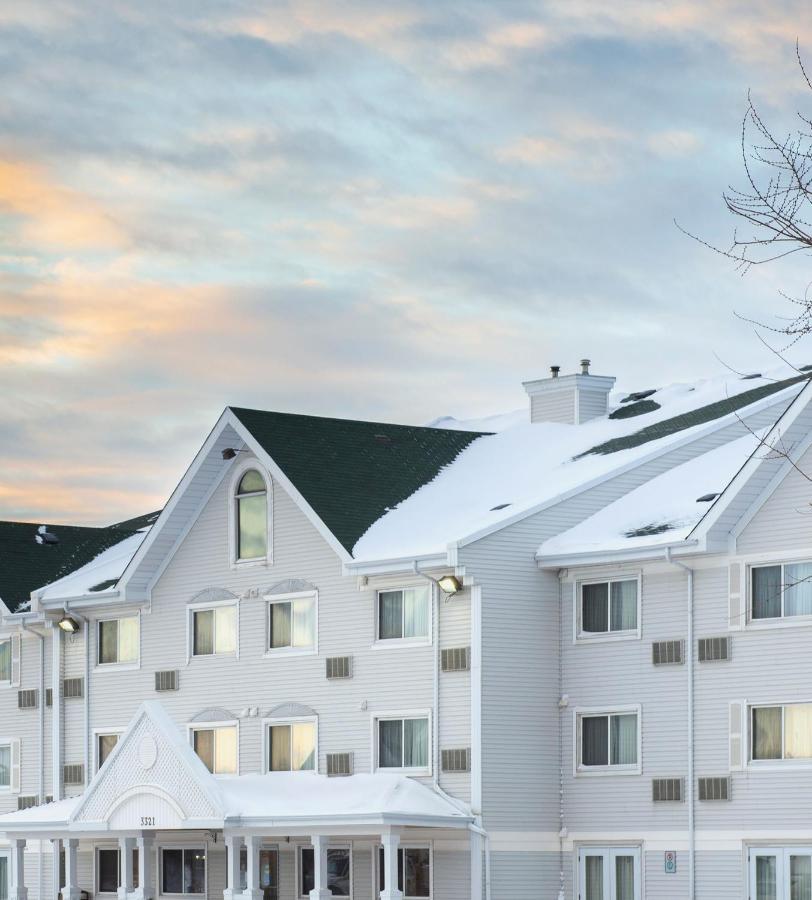 Travelodge Suites By Wyndham Regina - Eastgate Bay Exterior foto